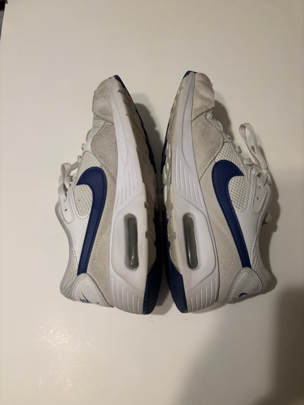 Nike White and Navy Low-Top Running Sneakers